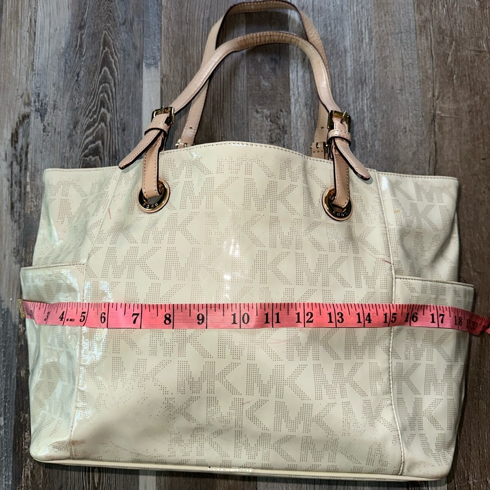 Michael Kors USED white and gold tote